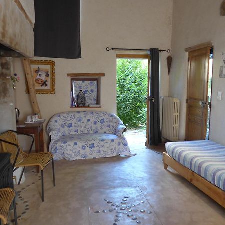 Bed and Breakfast Le Vieux Velo Chaptuzat Екстер'єр фото