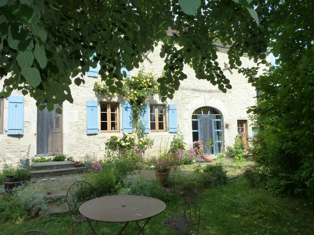 Bed and Breakfast Le Vieux Velo Chaptuzat Екстер'єр фото