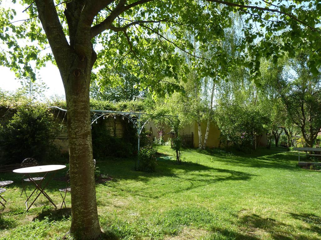 Bed and Breakfast Le Vieux Velo Chaptuzat Екстер'єр фото
