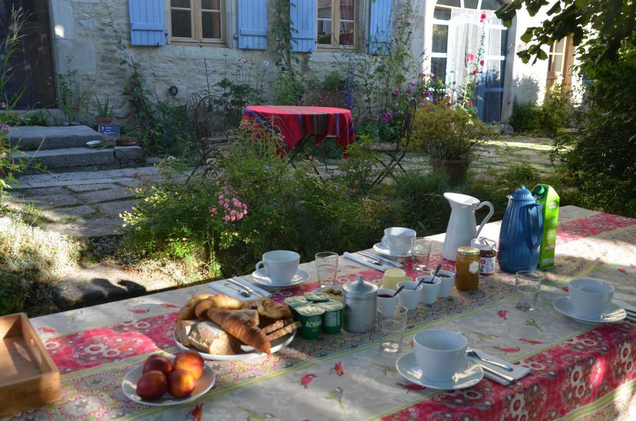 Bed and Breakfast Le Vieux Velo Chaptuzat Екстер'єр фото