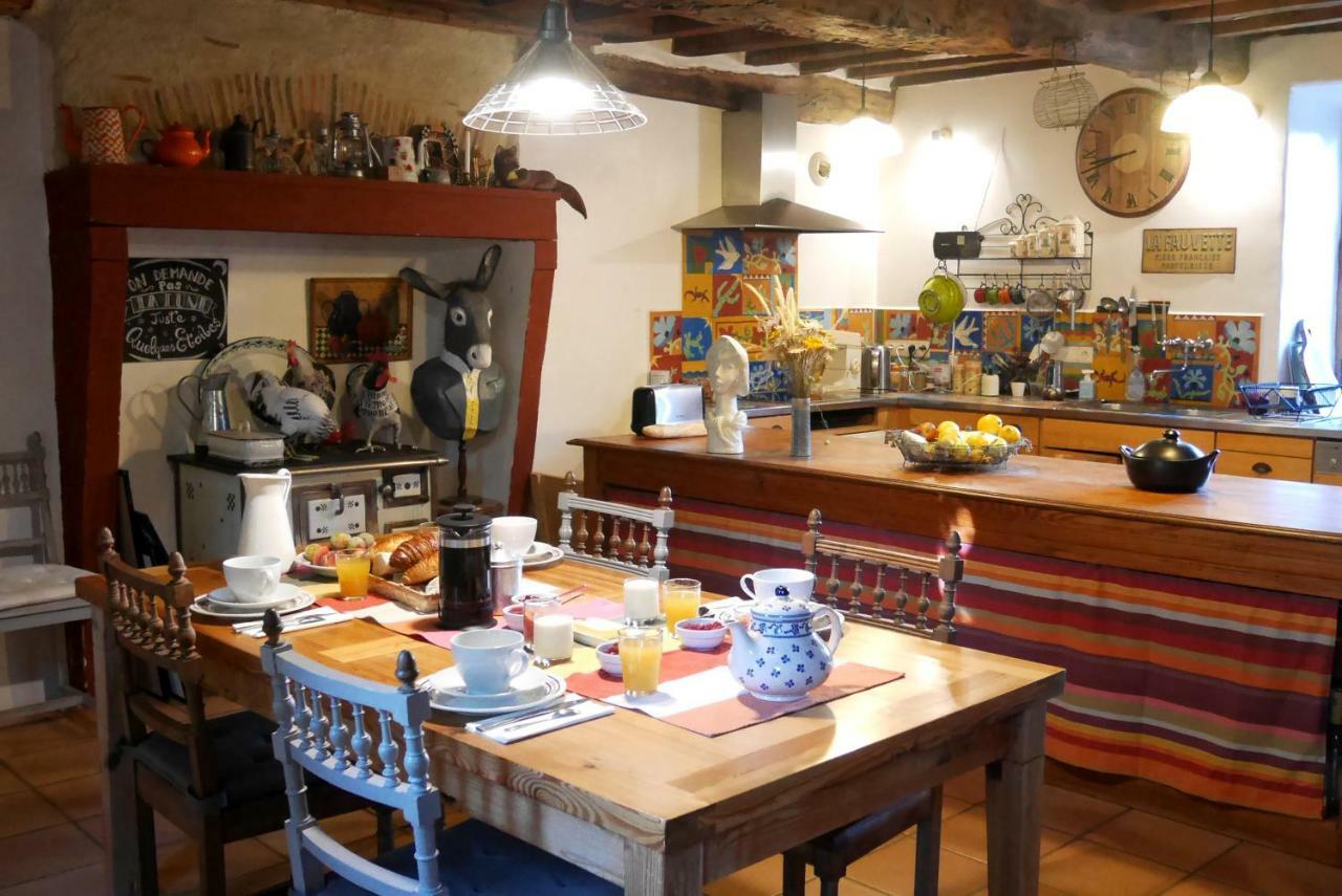 Bed and Breakfast Le Vieux Velo Chaptuzat Екстер'єр фото