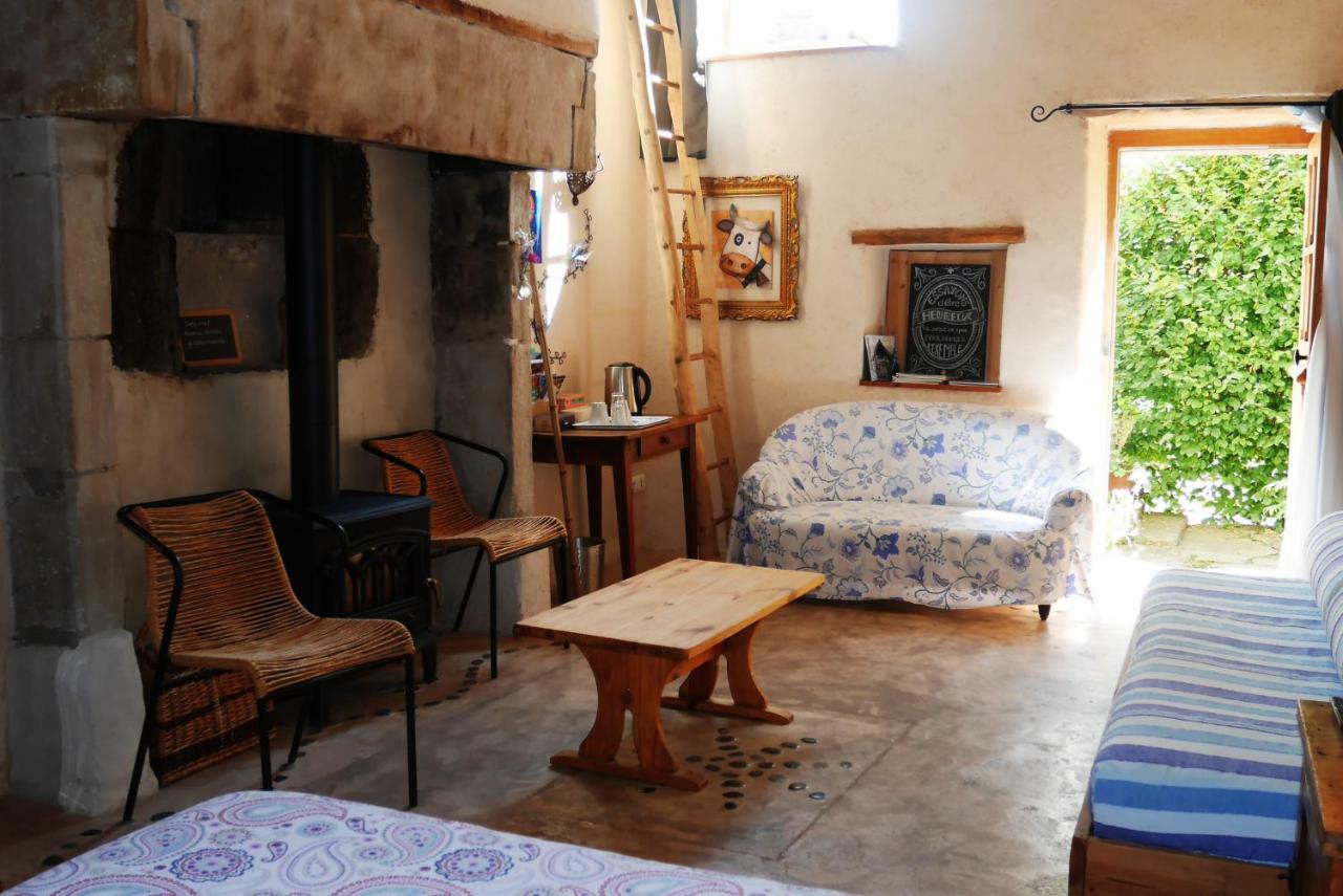 Bed and Breakfast Le Vieux Velo Chaptuzat Екстер'єр фото