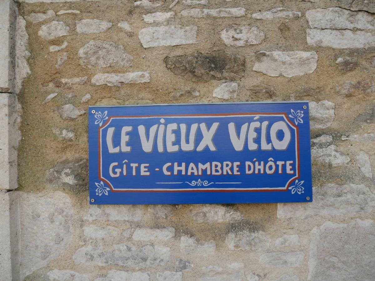 Bed and Breakfast Le Vieux Velo Chaptuzat Екстер'єр фото